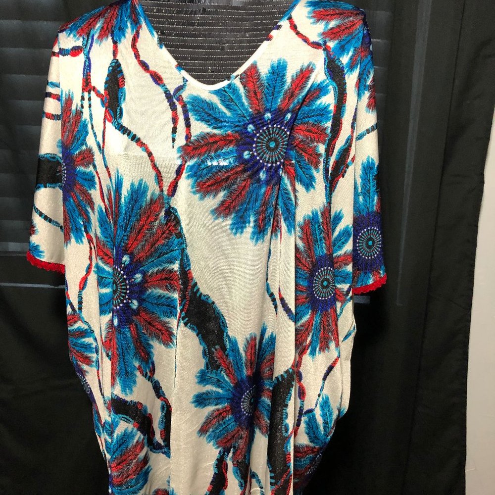 Basically Me S/M Indian Feather Design Pullover
